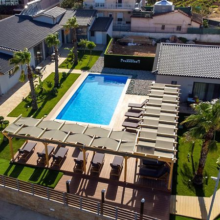 Paradise Apartments Artemida Екстериор снимка