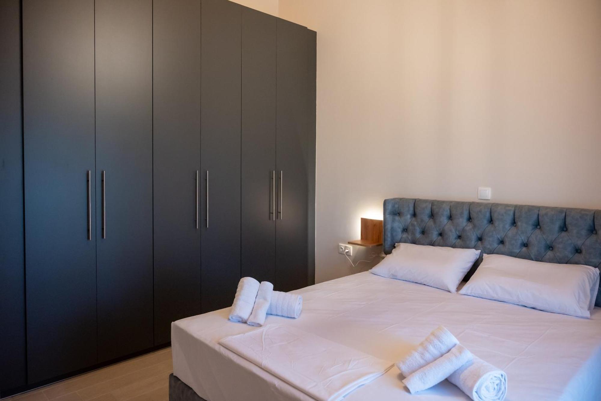 Paradise Apartments Artemida Екстериор снимка