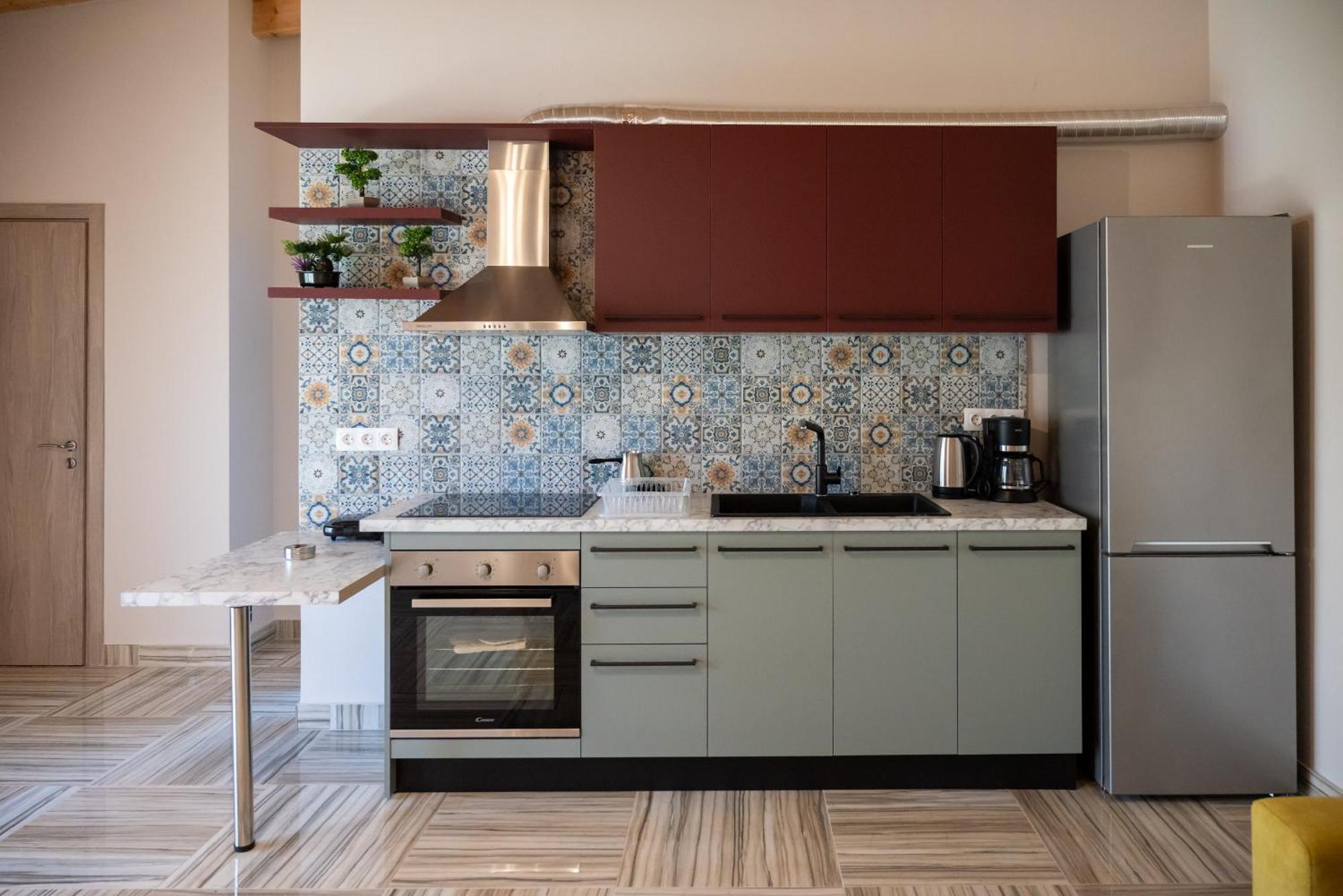 Paradise Apartments Artemida Екстериор снимка