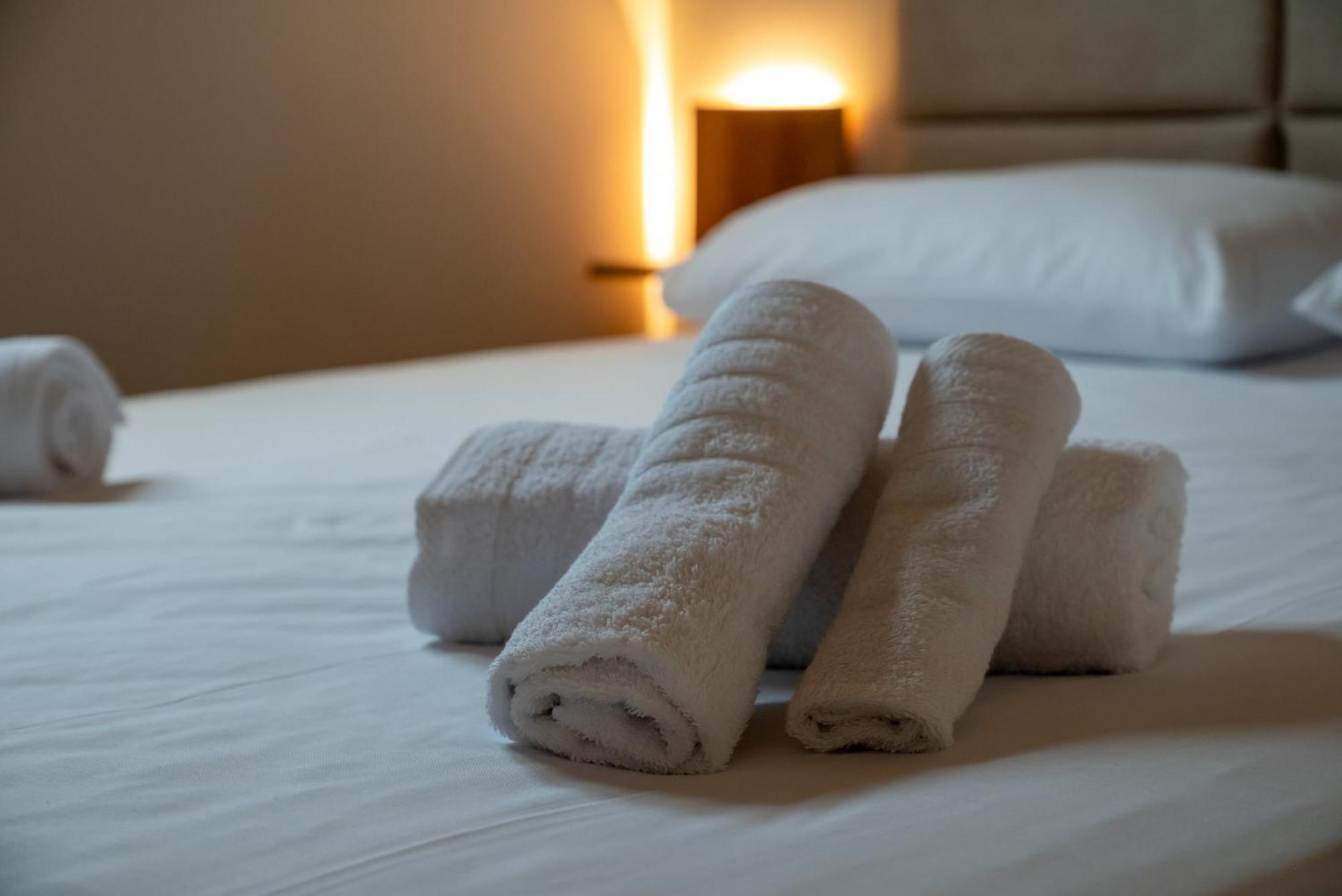 Paradise Apartments Artemida Екстериор снимка