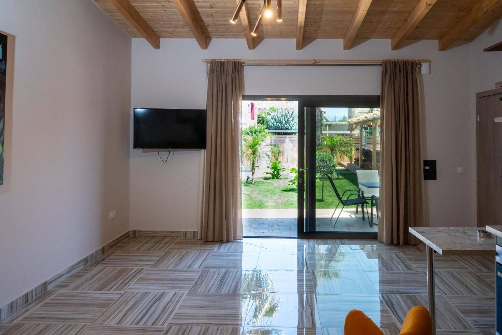 Paradise Apartments Artemida Екстериор снимка