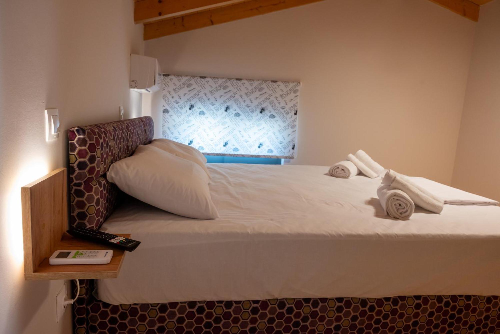 Paradise Apartments Artemida Екстериор снимка