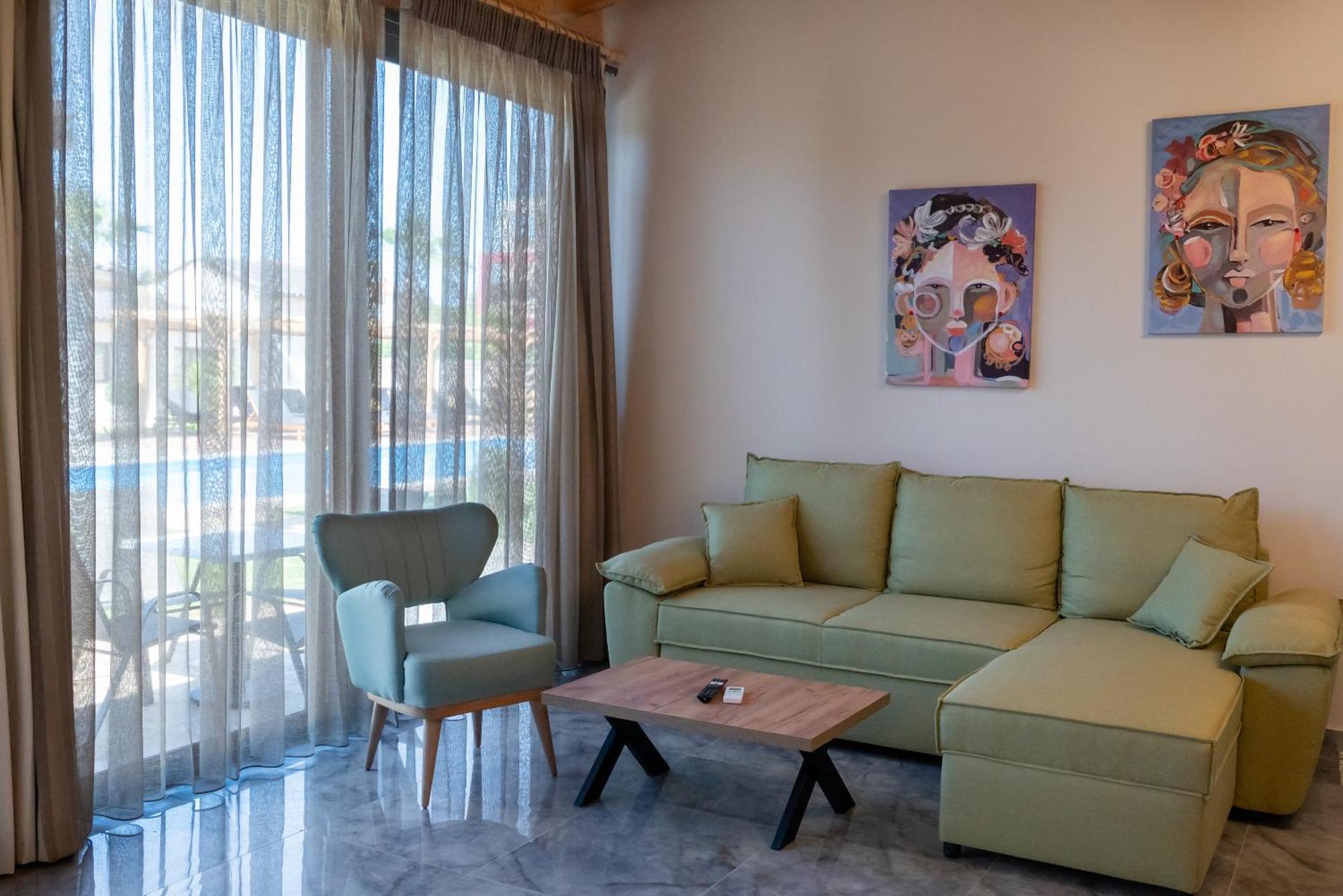 Paradise Apartments Artemida Екстериор снимка