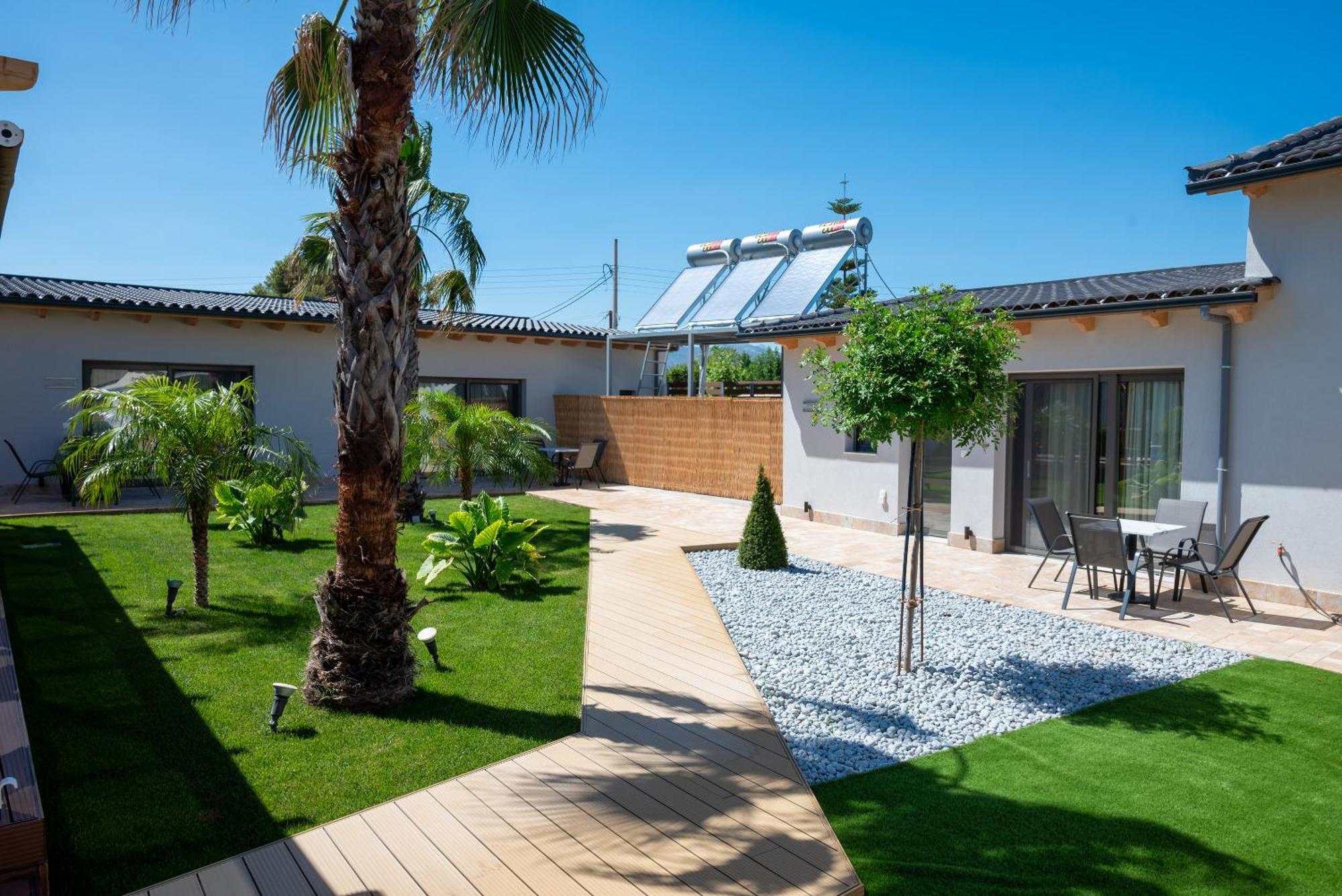 Paradise Apartments Artemida Екстериор снимка