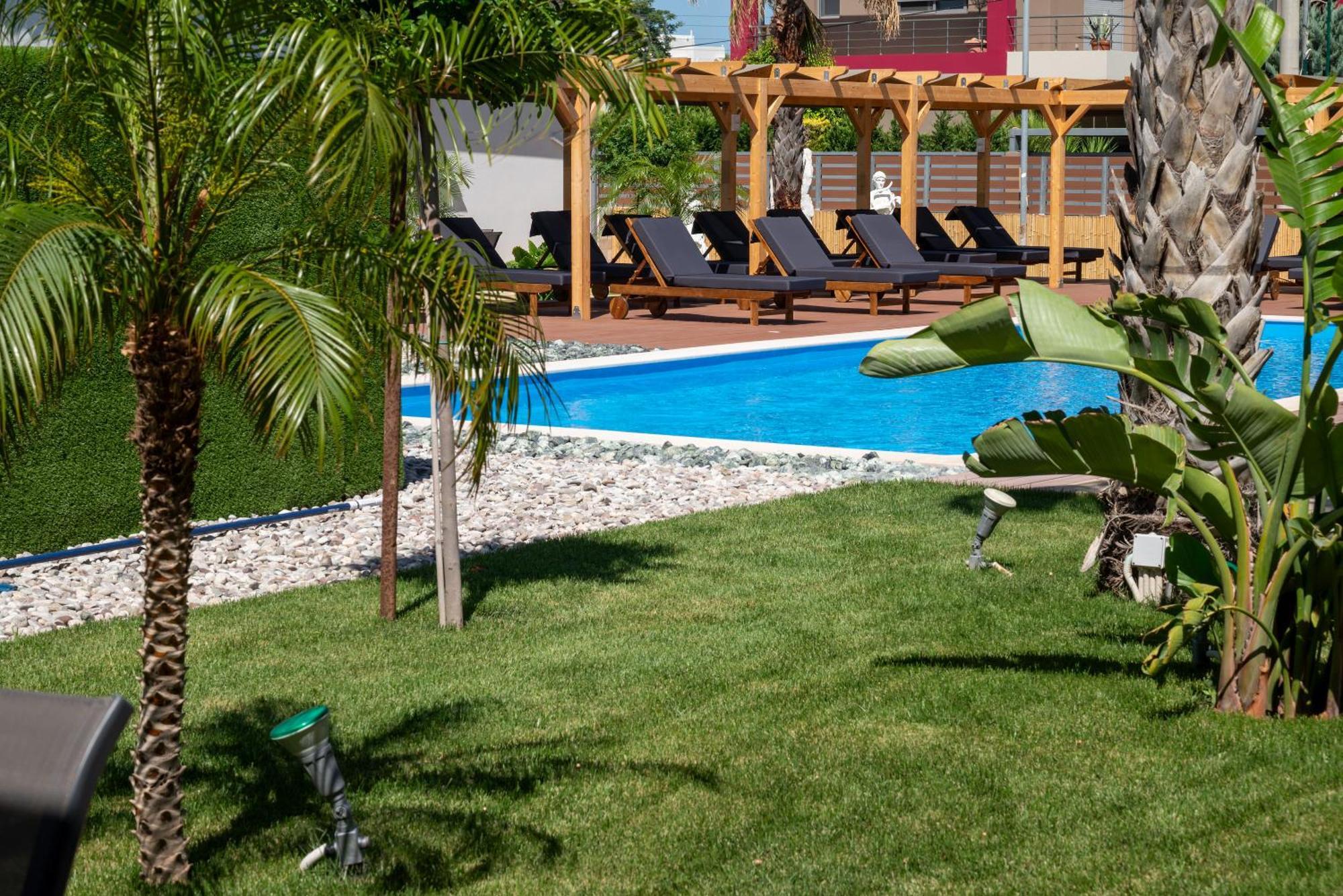 Paradise Apartments Artemida Екстериор снимка
