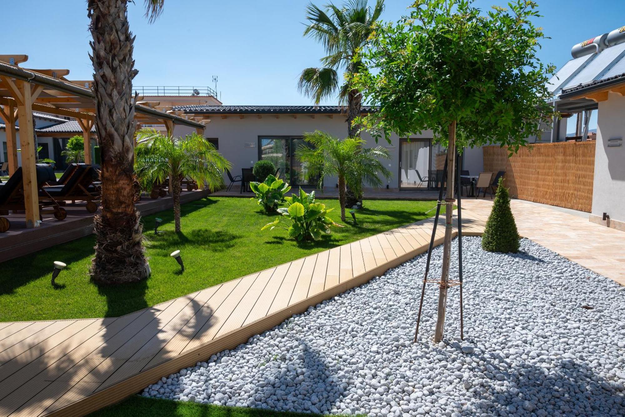 Paradise Apartments Artemida Екстериор снимка